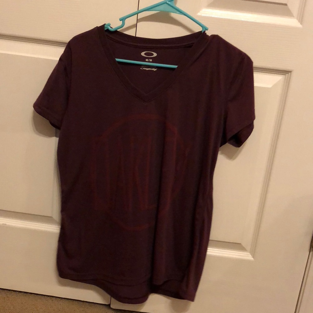 Oakley T-shirt